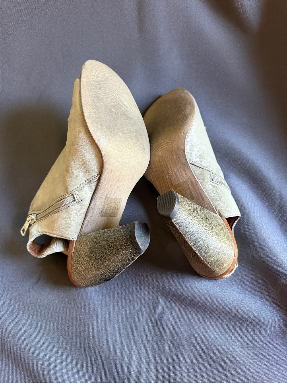 Miz Mooz Grey Leather Cutout Peep-Toe Block Heel Sandals - Picture 4 of 7
